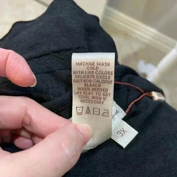 M.S.S.P. Black Mid-Length tiered with a puffed Cap sleeve Size 3X - Picture 8 of 8